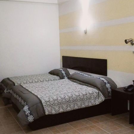 Metro Park Hotel Mandaue Себу Номер фото