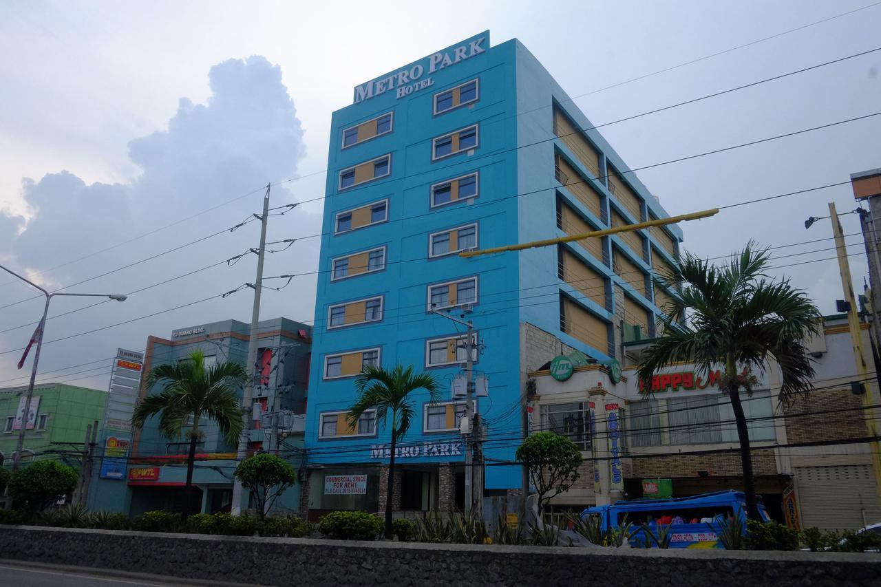 Metro Park Hotel Mandaue Себу Экстерьер фото